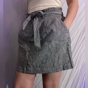 Loft Grey and White Striped Mini Skirt With Waist Tie Size 6